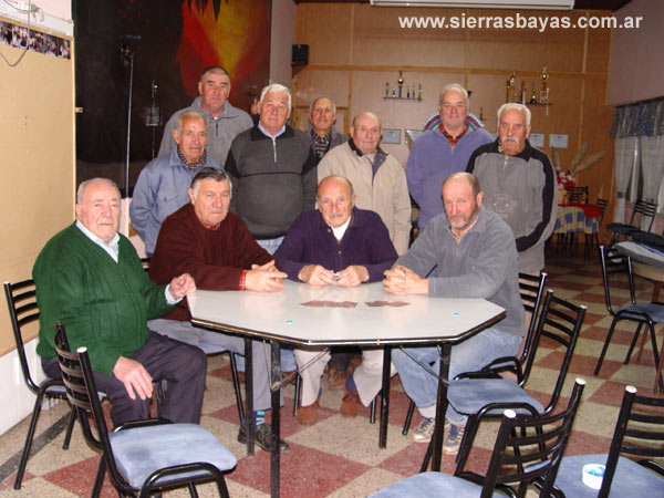 Jubilados y pensionados del Centro "Los AMigos" de Sierras Bayas